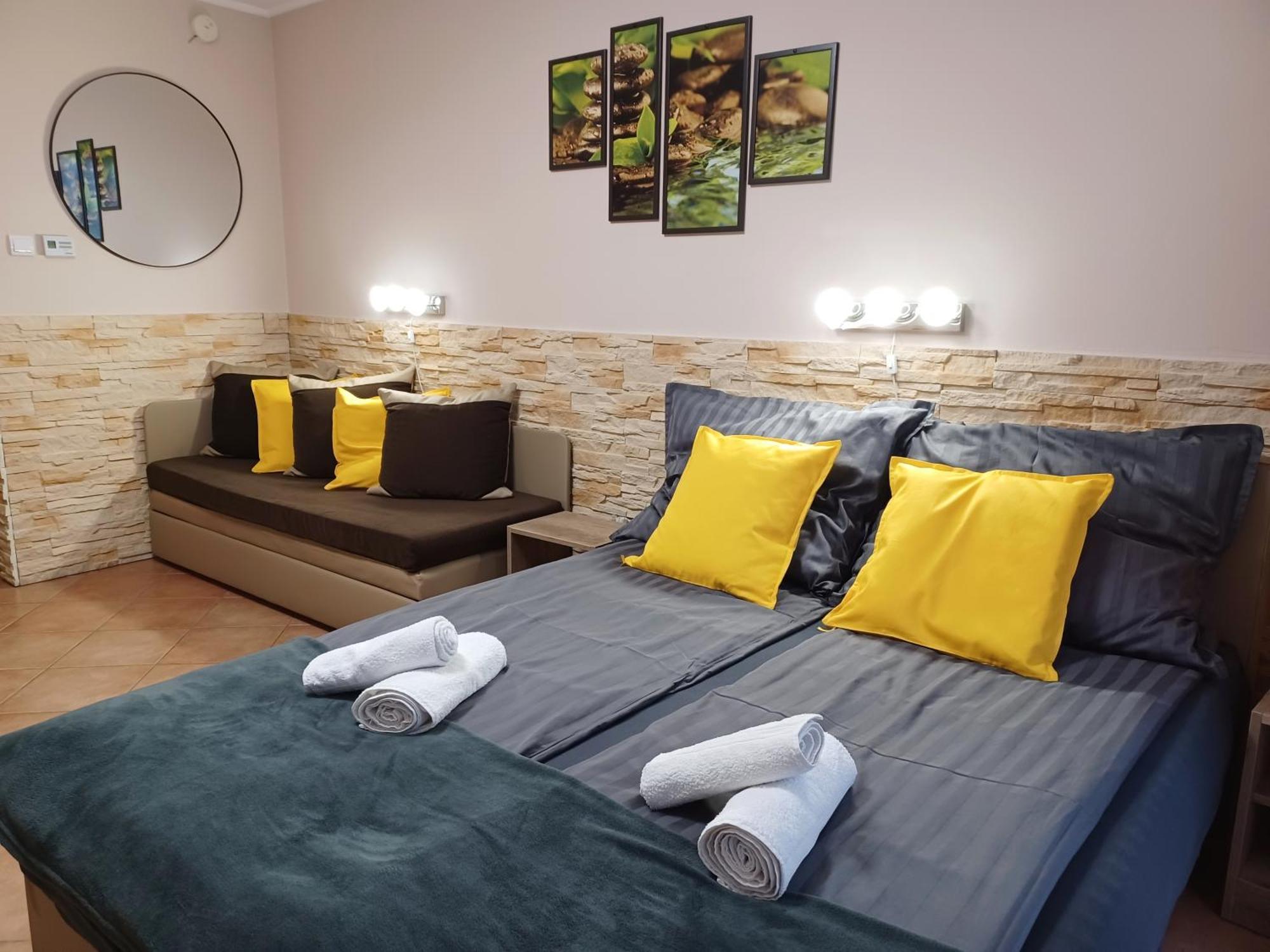 Bambusz Apartman Gyula Esterno foto
